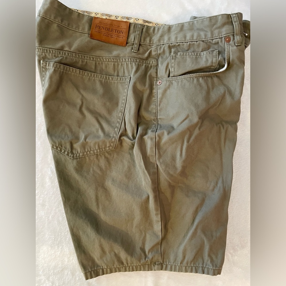 Pendleton classic 5 pocket shorts, size 36 khaki color